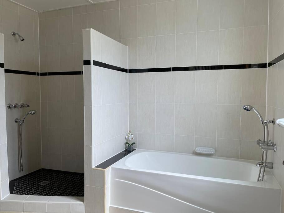 Spring Garden Mobay Resort Luxurious Apartments Montego Bay Eksteriør billede