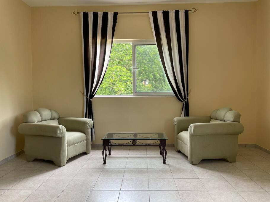 Spring Garden Mobay Resort Luxurious Apartments Montego Bay Eksteriør billede